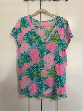 Lilly Pulitzer Pink, Aqua & Green Floral V‑Neck Tee